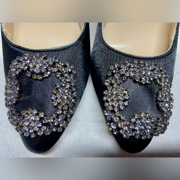 MANOLO BLAHNIK HANGISI 105 CRYSTAL BUCKLE CLASSIC BLACK SATIN PUMP SZ EU 36 - Picture 5 of 11